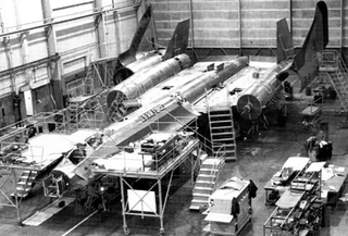Illustration for article titled Fascinating photos reveal how they built the SR-71 Blackbird